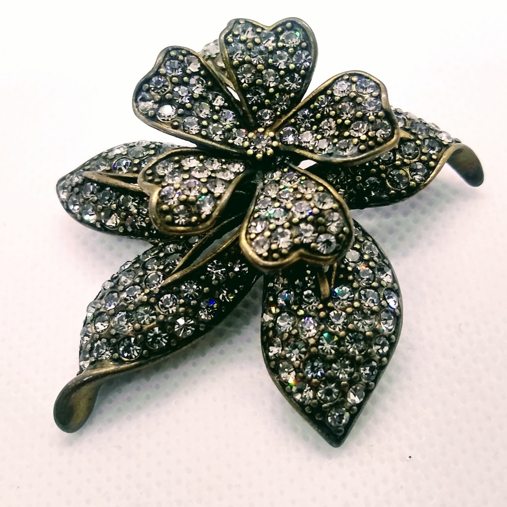 Vintage New flower brooch Heidi Daus